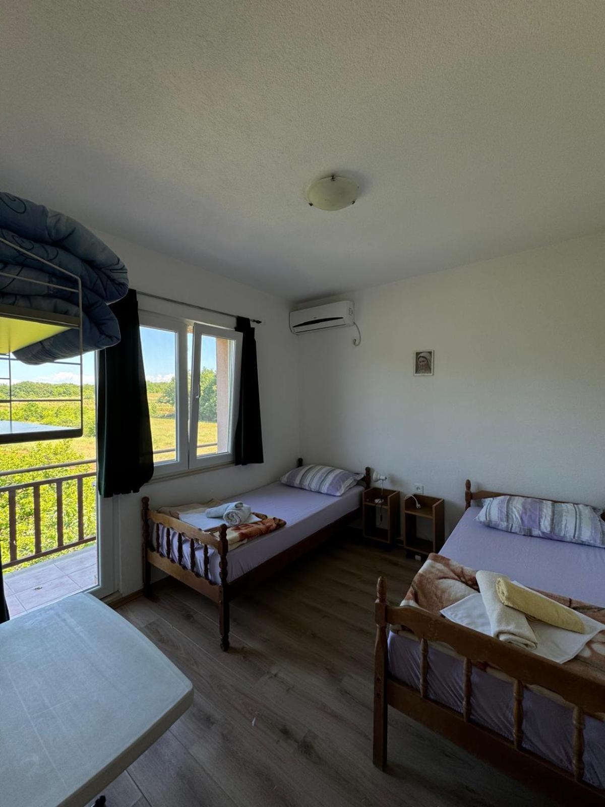 Pansion Ivanka Barac Medjugorje Quarto foto
