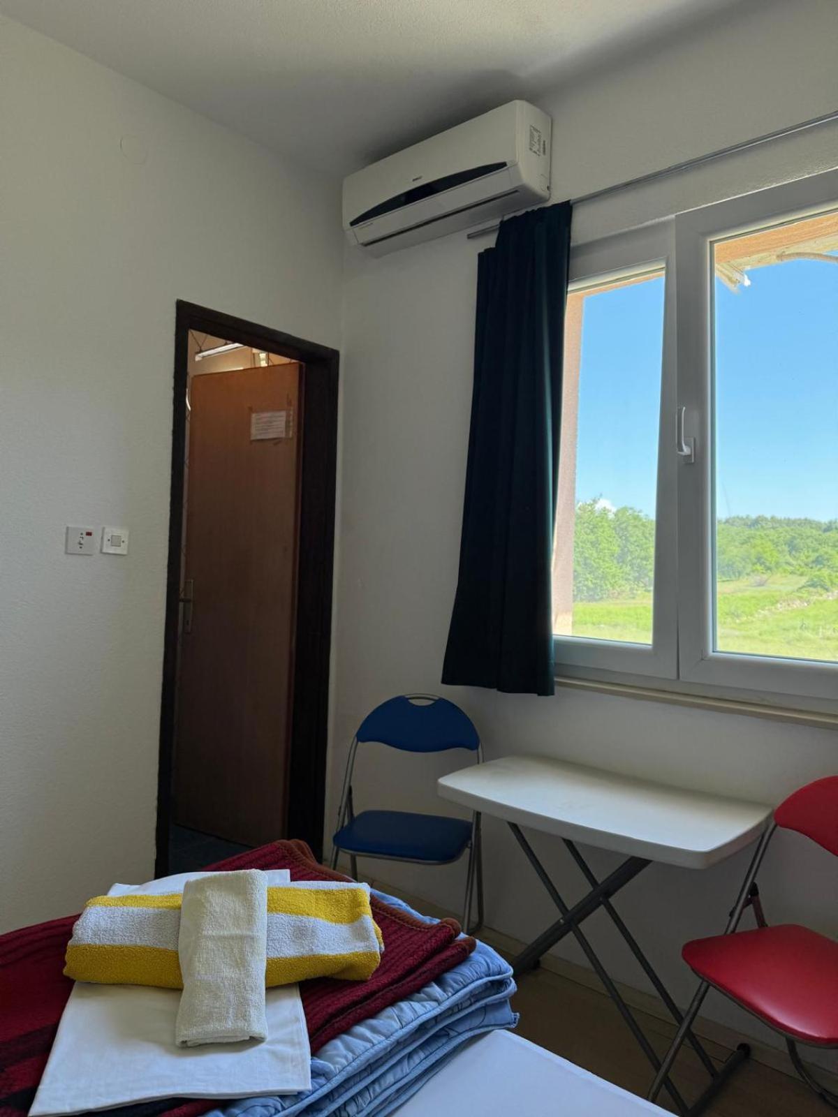Pansion Ivanka Barac Medjugorje Quarto foto